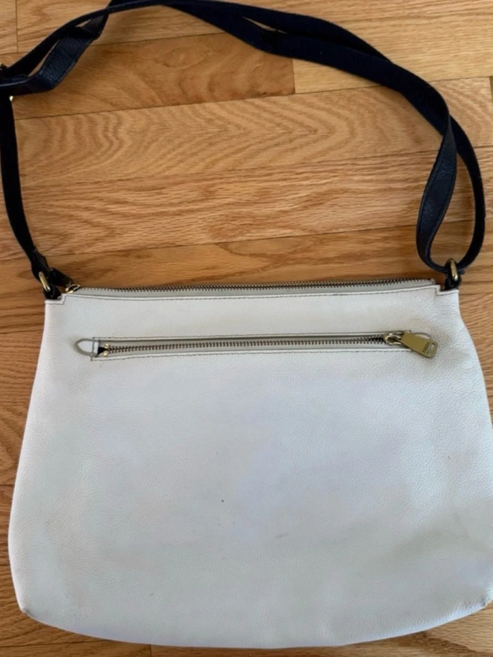 Fossil Two-Tone White and Black Crossbody Bag Kinley Bag